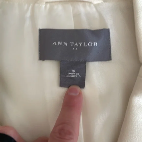 Women’s Ann Taylor dress coat (size 16) - Picture 3 of 5